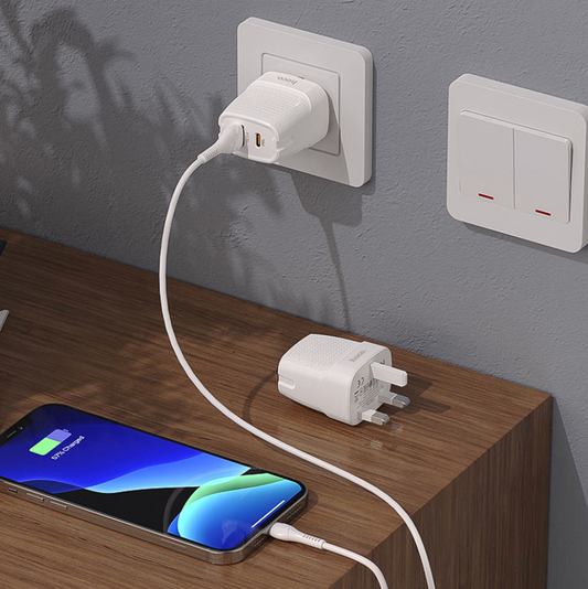 Hoco - Quick charger Bright PD20W + QC3.0 UK plug